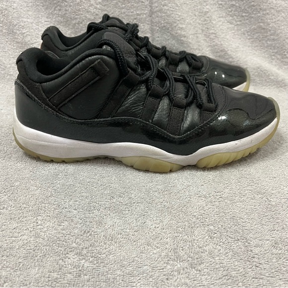 Nike Air Jordan 11 Retro Low 72-10 Black White Mens 8 AV2187-001 Shoes Sneakers - Picture 1 of 11